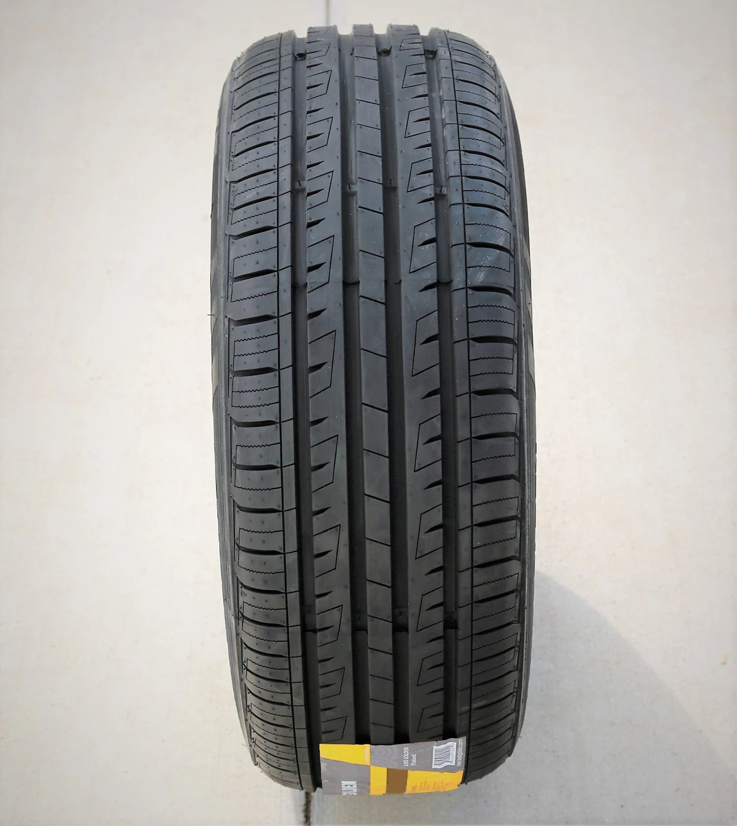 4 Tires Landgolden LG17 195/60R15 88V A/S Performance