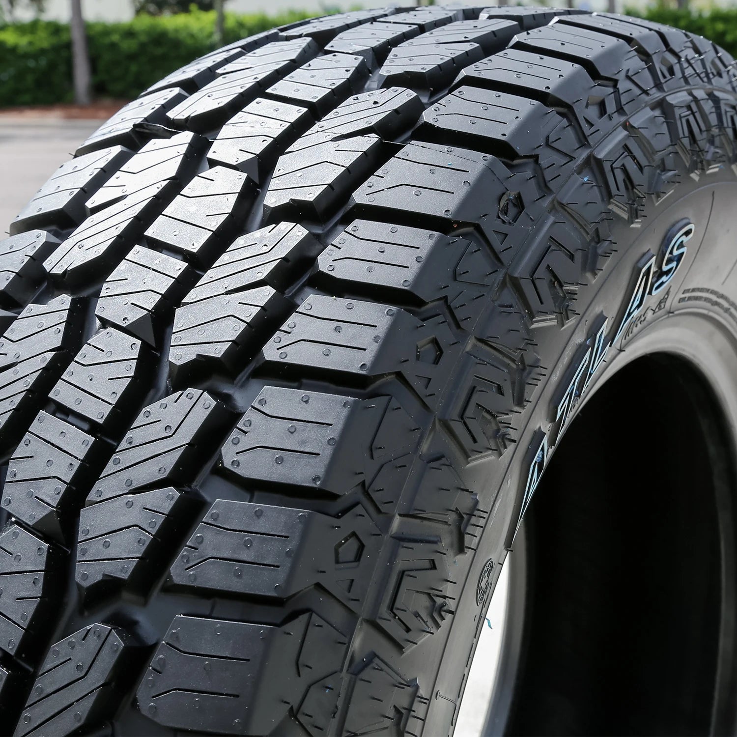 Tire Atlas Paraller A/T 265/70R15 112T (OWL) AT All Terrain Tire
