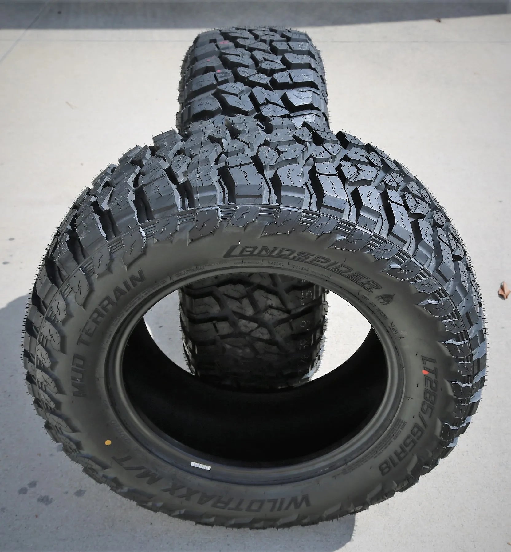 Tire Landspider Wildtraxx M/T LT 285/65R18 Load E 10 Ply MT Mud