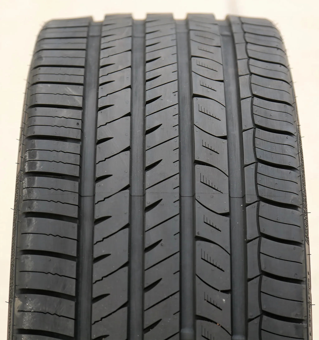 Tire Evoluxx Capricorn UHP 255/30R24 97W XL A/S All Season High Performance