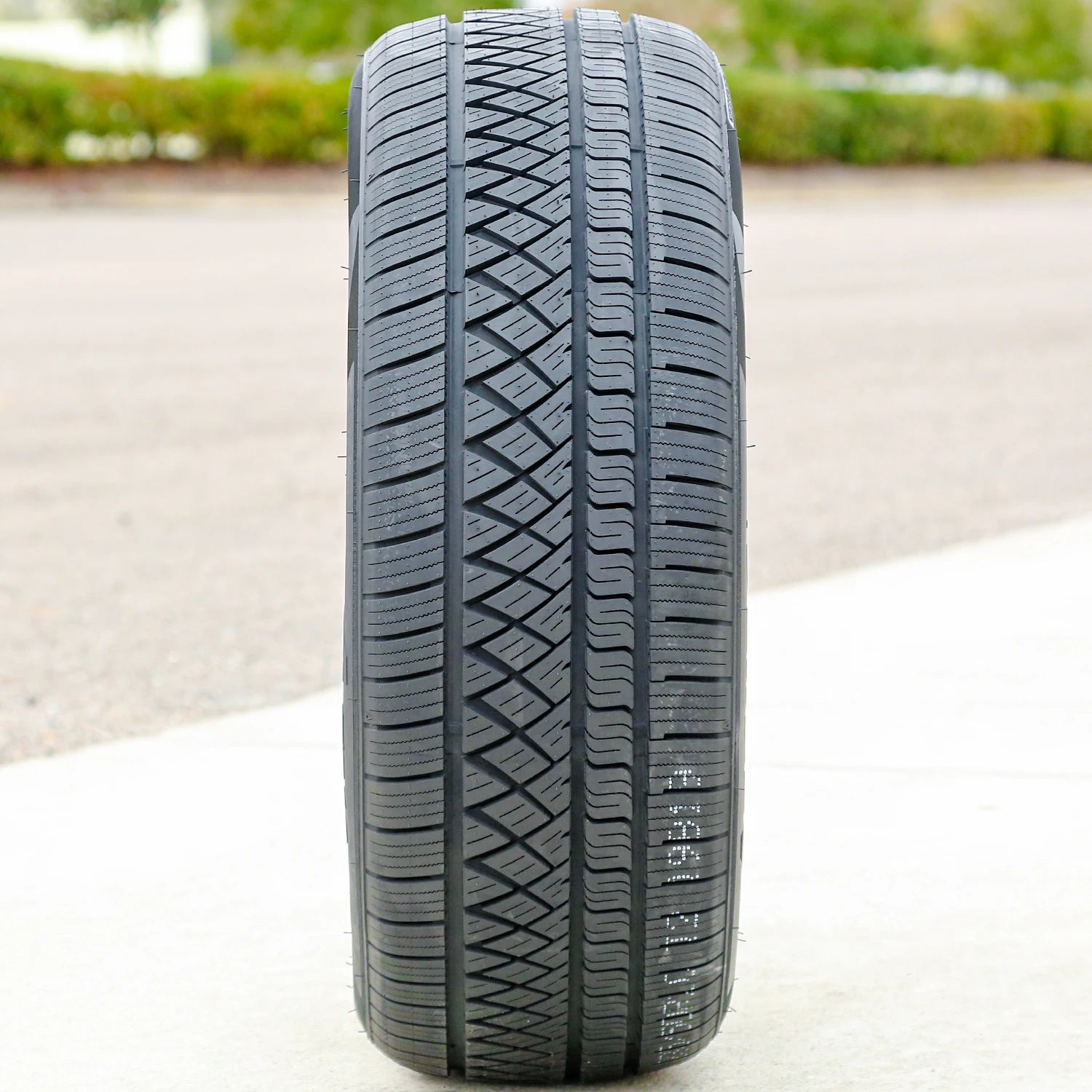 Tire Atturo AZ810 305/35R20 107Y XL All Weather High Performance
