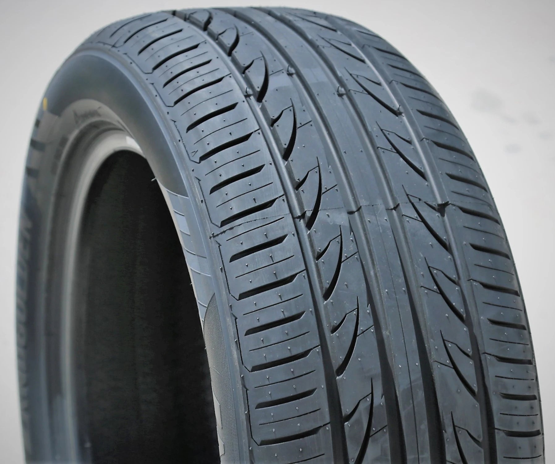 Tire Landgolden LG27 205/40ZR17 84W XL A/S High Performance