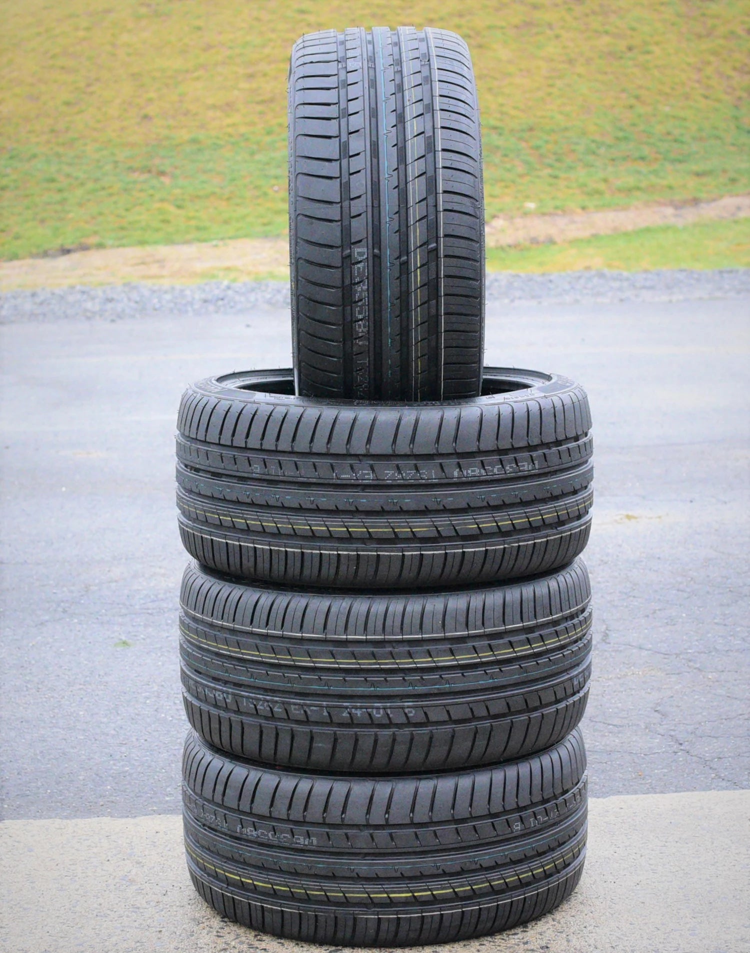 4 Tires Cosmo MuchoMacho 235/40ZR18 235/40R18 95Y XL A/S Performance