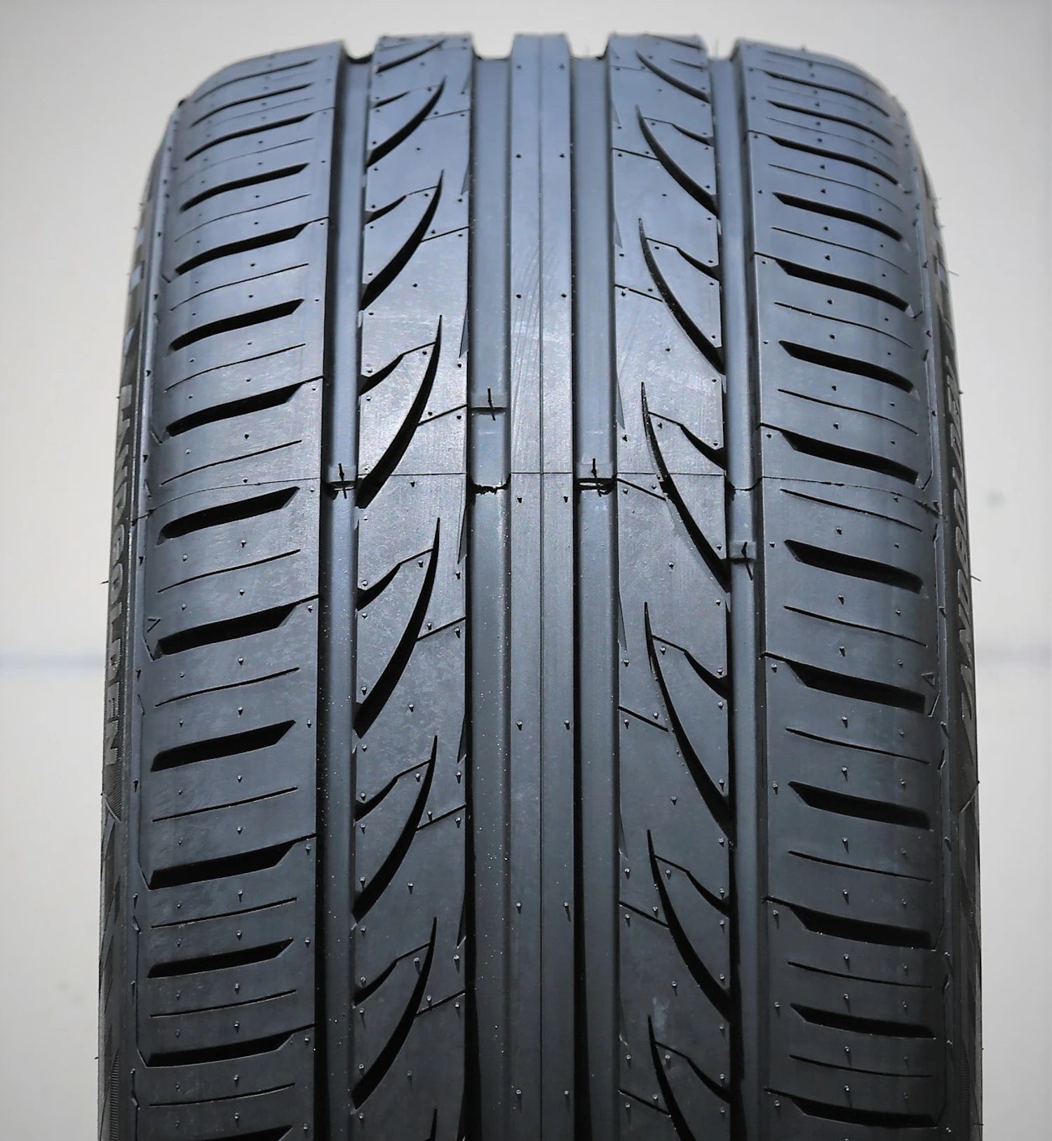 2 Tires Landgolden LG27 255/35ZR20 255/35R20 97W XL A/S High Performance