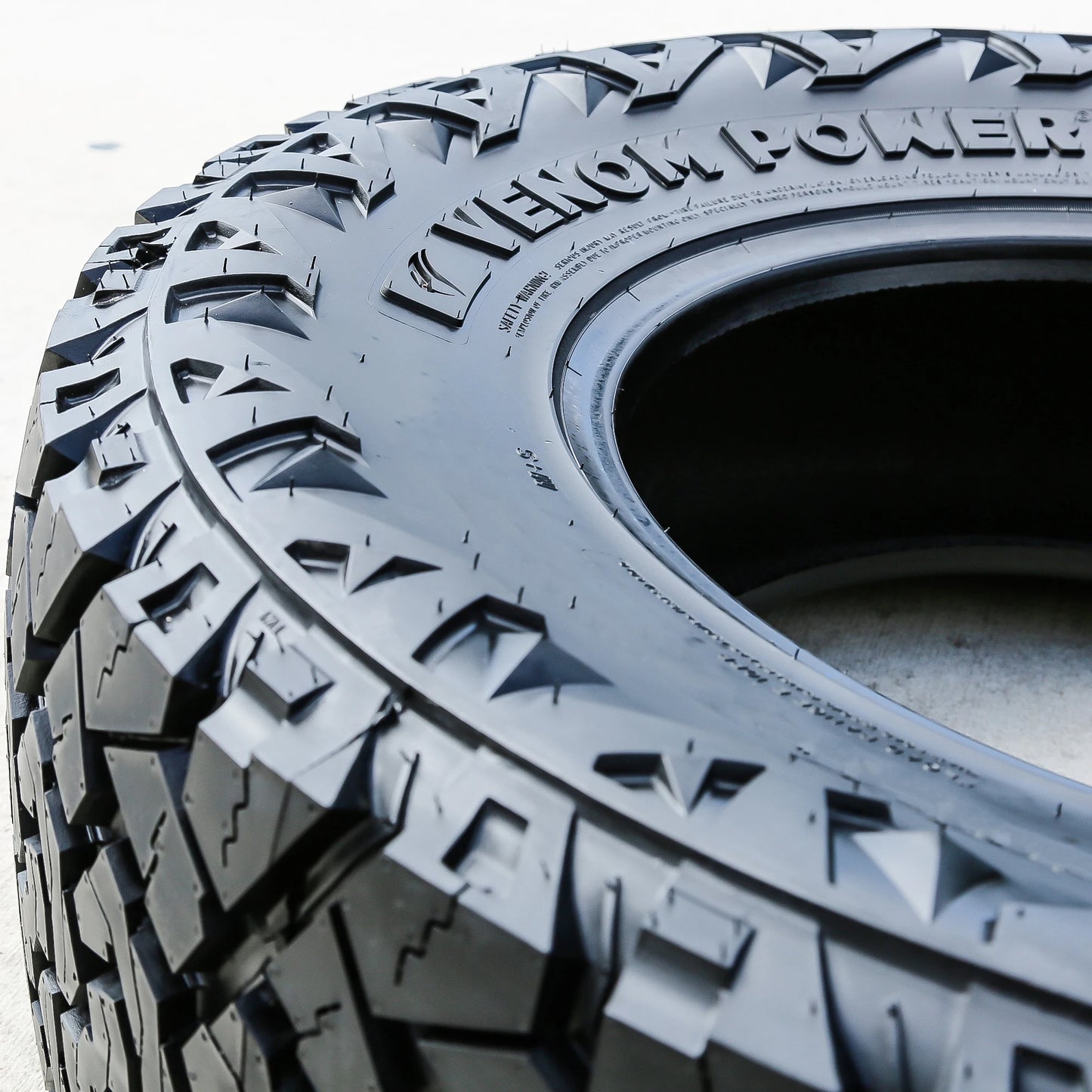 Tire Venom Power Terra Hunter X/T LT 33X12.50R18 12 Ply XT Extreme Terrain