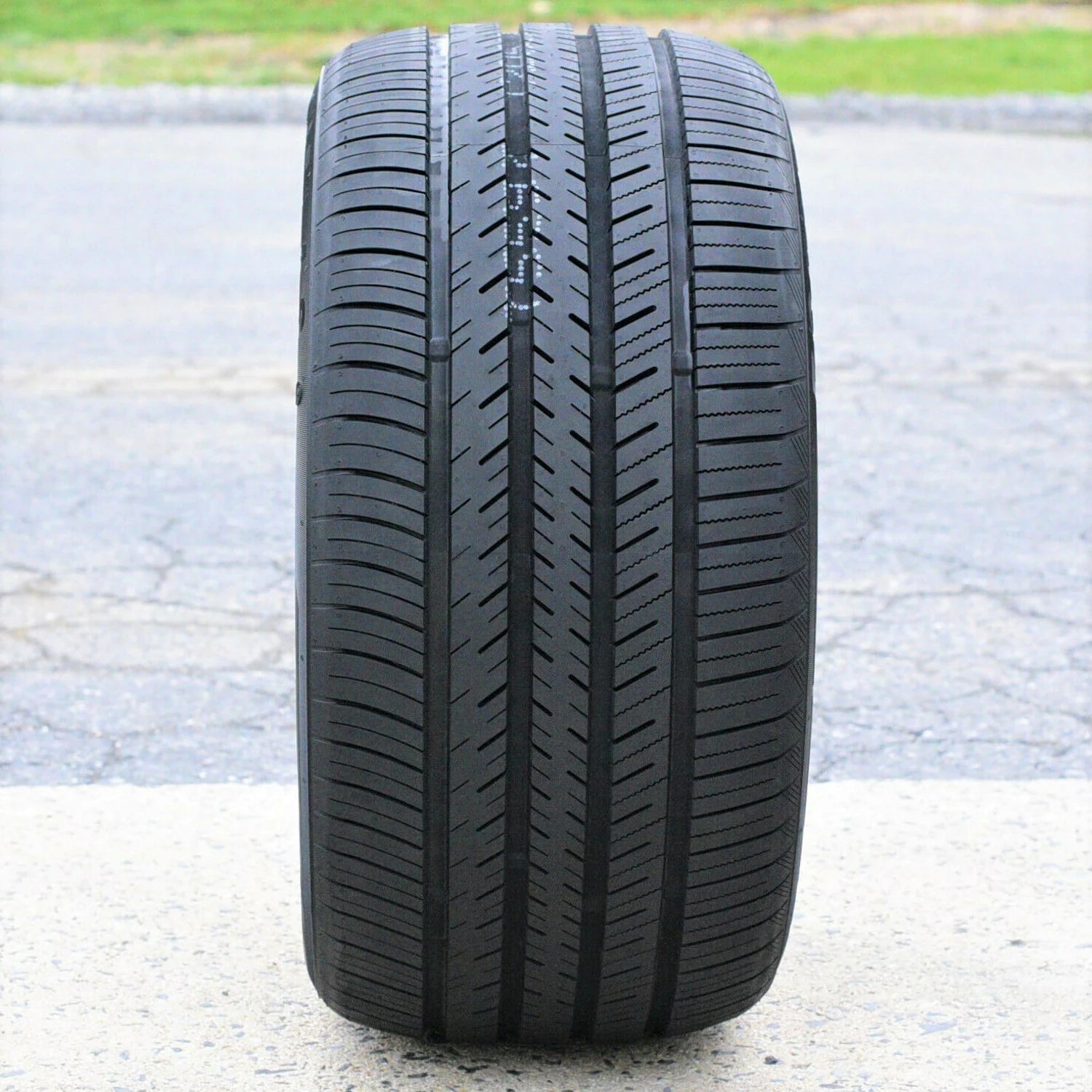 Tire Atlas Force UHP 265/30R22 97W XL A/S Performance