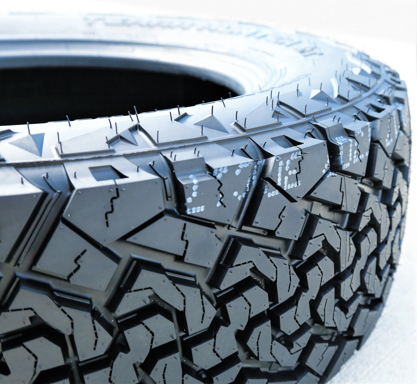 2 Tires Venom Power Terra Hunter X/T 265/75R16 116T XT Extreme Terrain