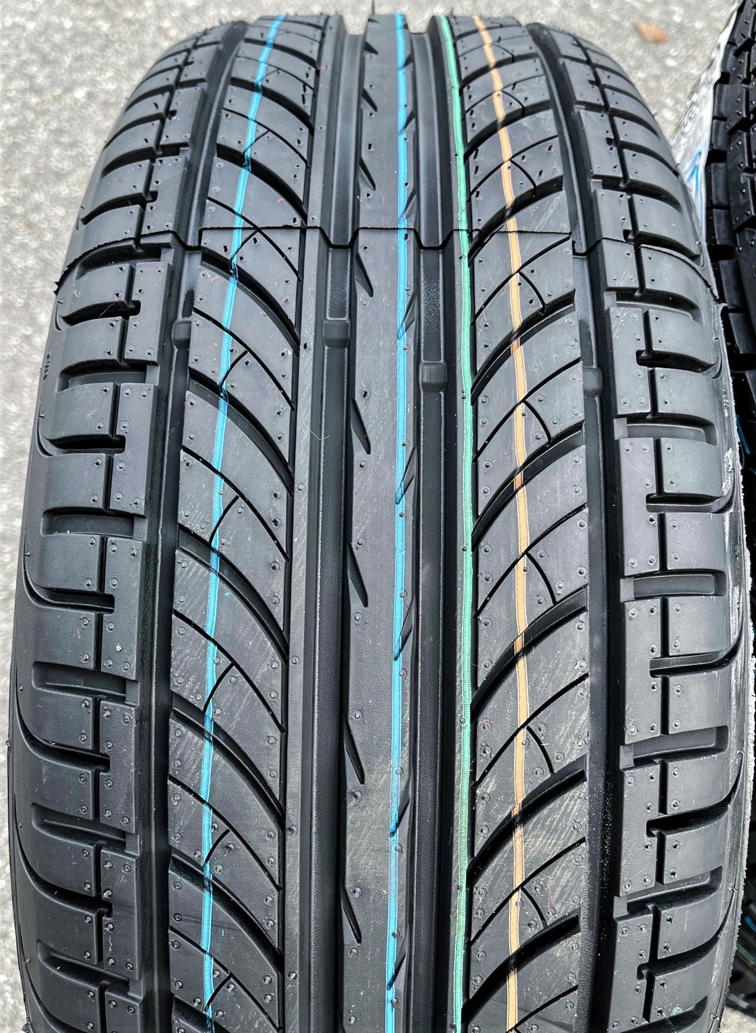 Premiorri Solazo 185/60R15 84H Performance Tire