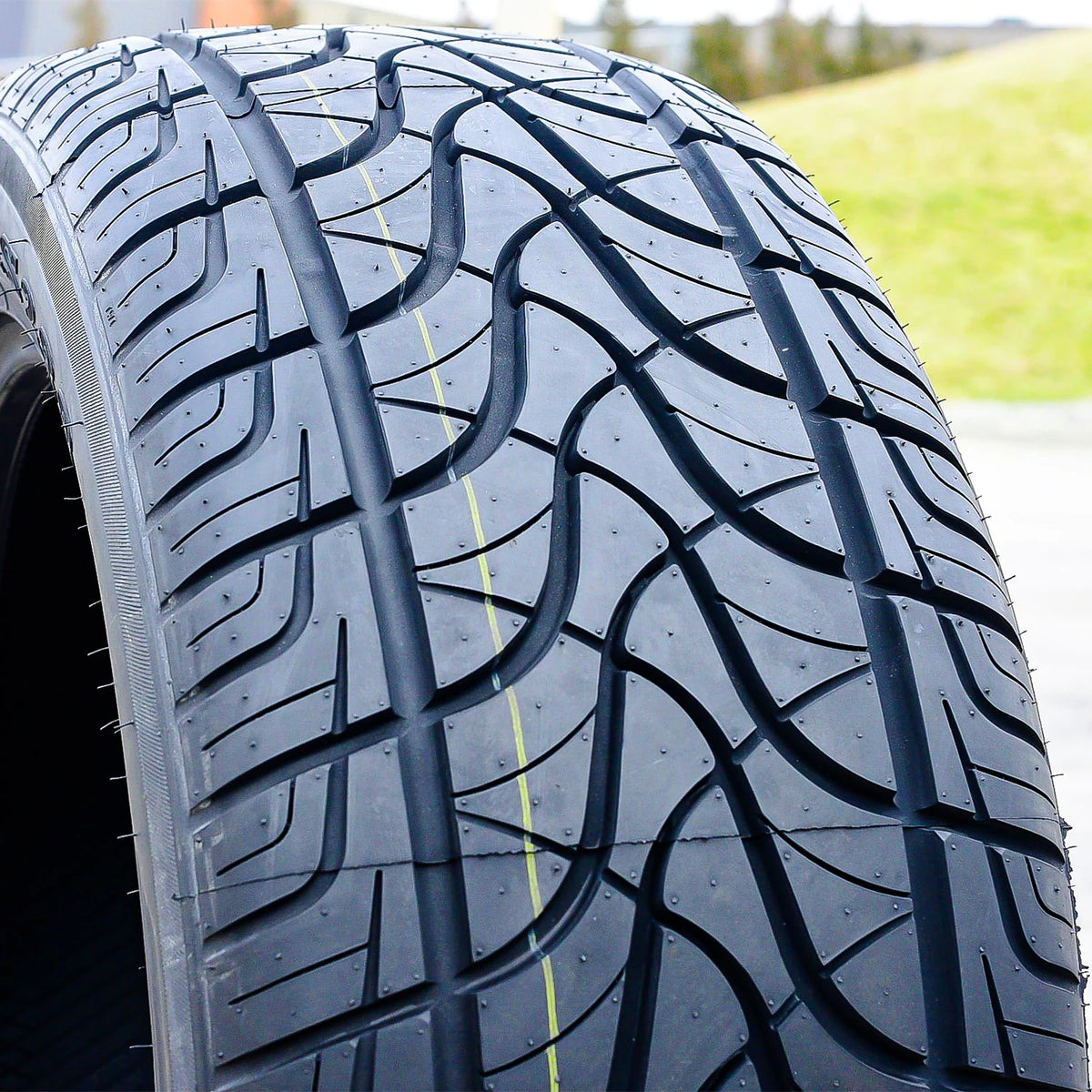 Fullway HS288 315/40R26 120V XL A/S Performance Tire