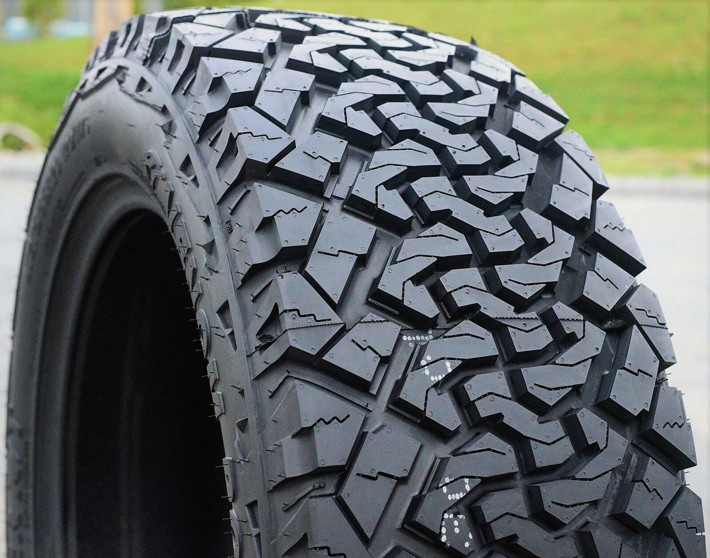 4 Tires Venom Power Terra Hunter X/T LT 275/70R18 E 10 Ply Extreme Terrain