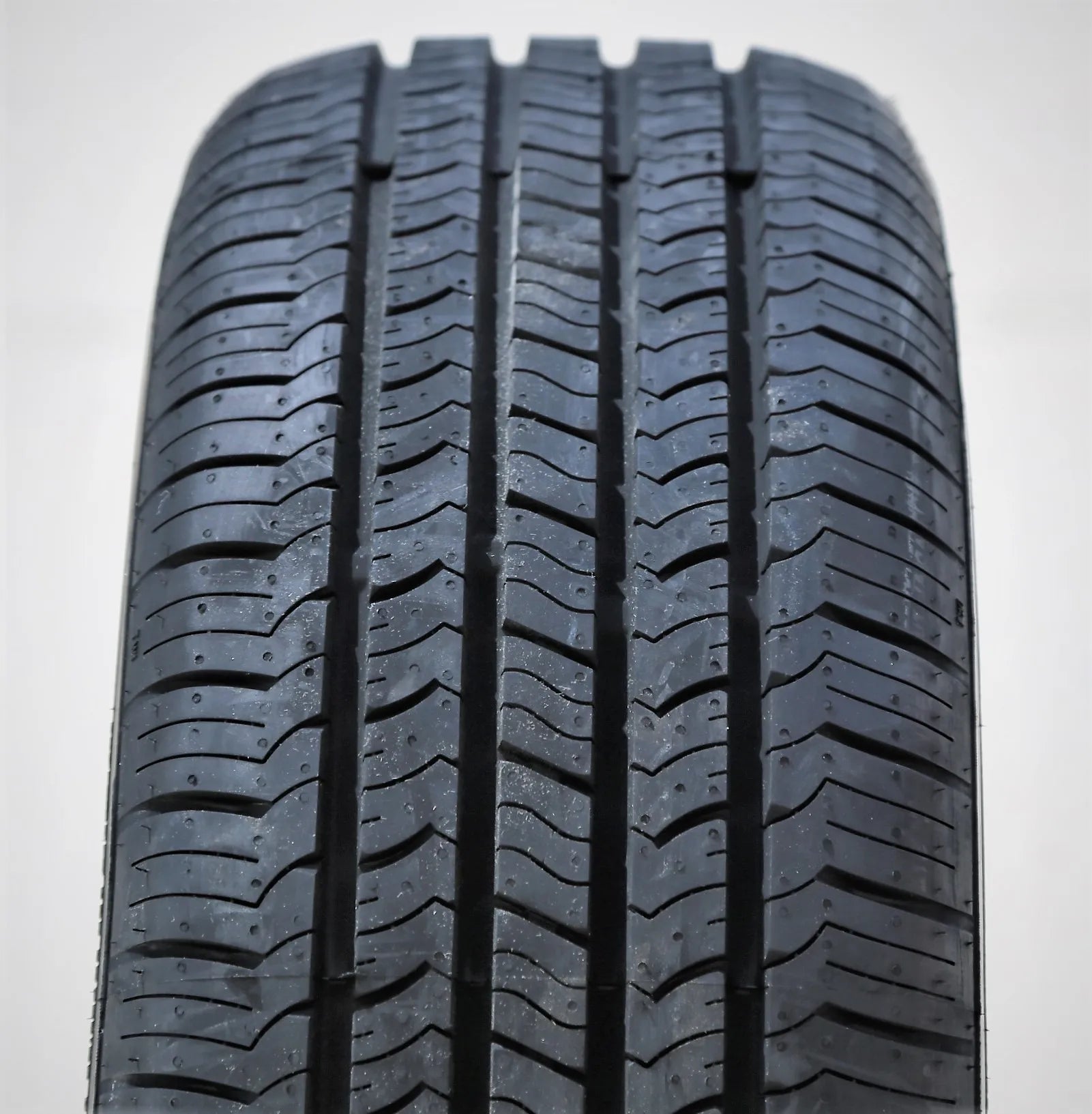4 Tires Evoluxx Capricorn HP 205/60R16 92H All Season M+S