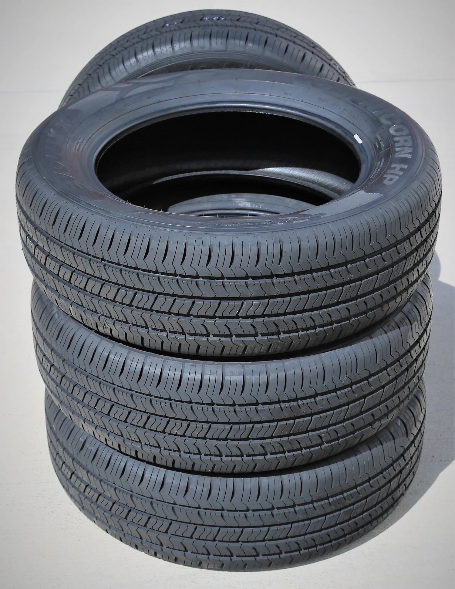 Tire Evoluxx Capricorn HP 225/55R17 97H All Season M+S