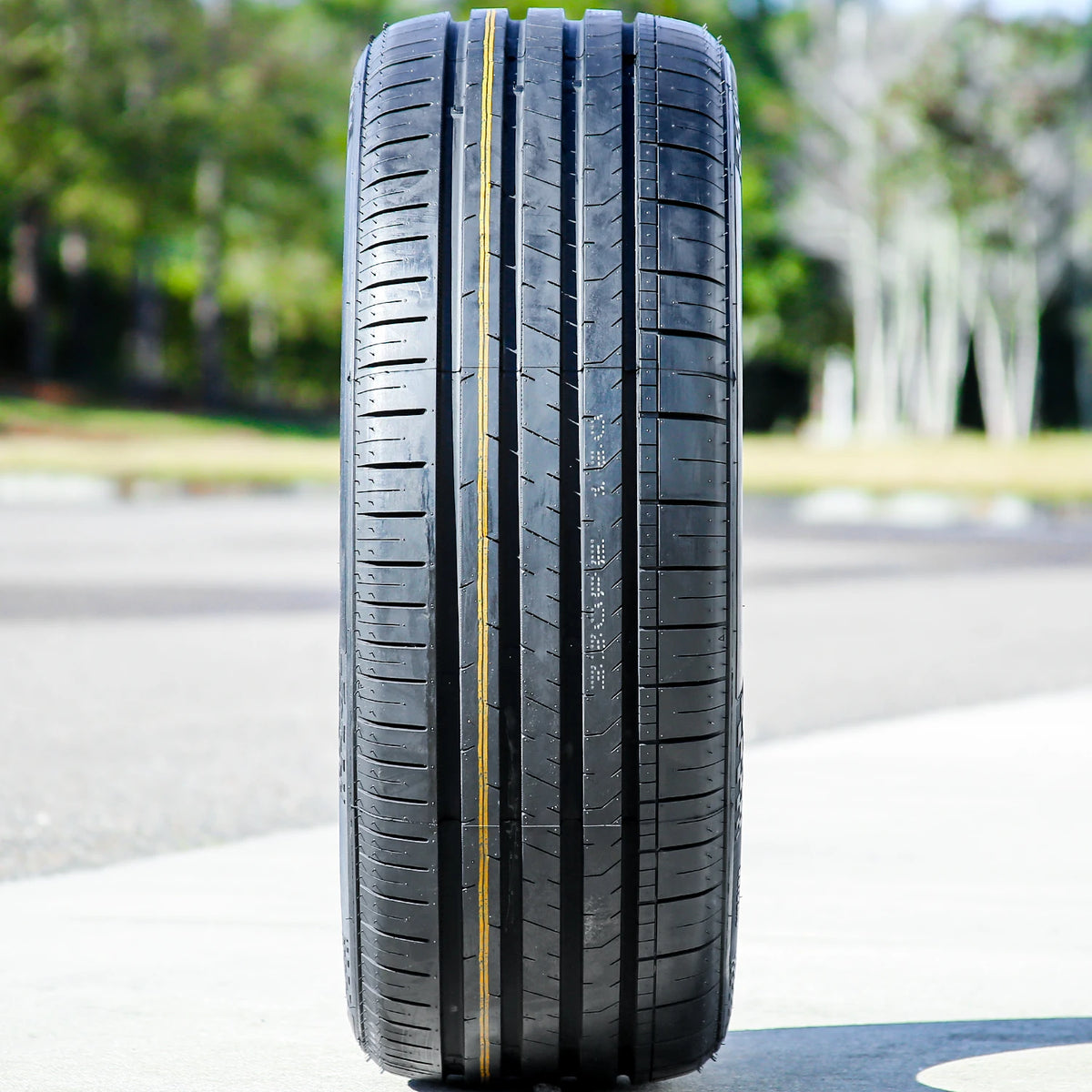 Armstrong Blu-Trac HP 245/35R18 92Y XL All Season Tire 45k Mi Warranty 340AA