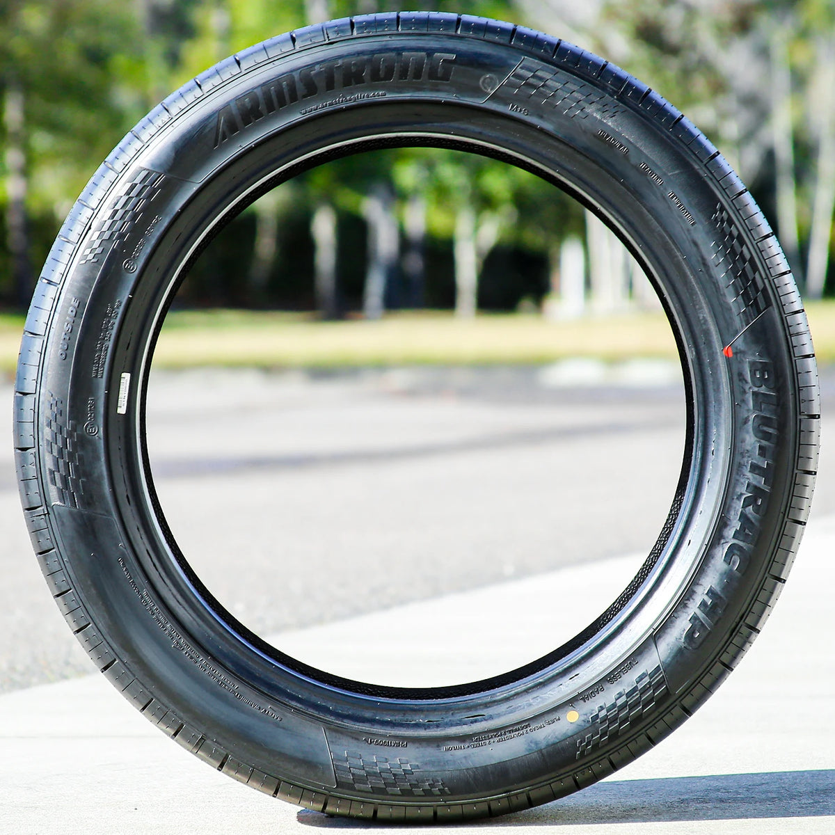 Armstrong Blu-Trac HP 245/35R18 92Y XL All Season Tire 45k Mi Warranty 340AA