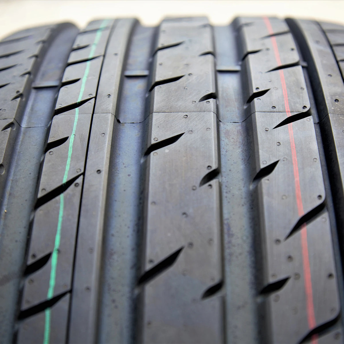 Haida LECP HD927 215/35R19 ZR 85W XL Summer High Performance Tire UTQG 340AA
