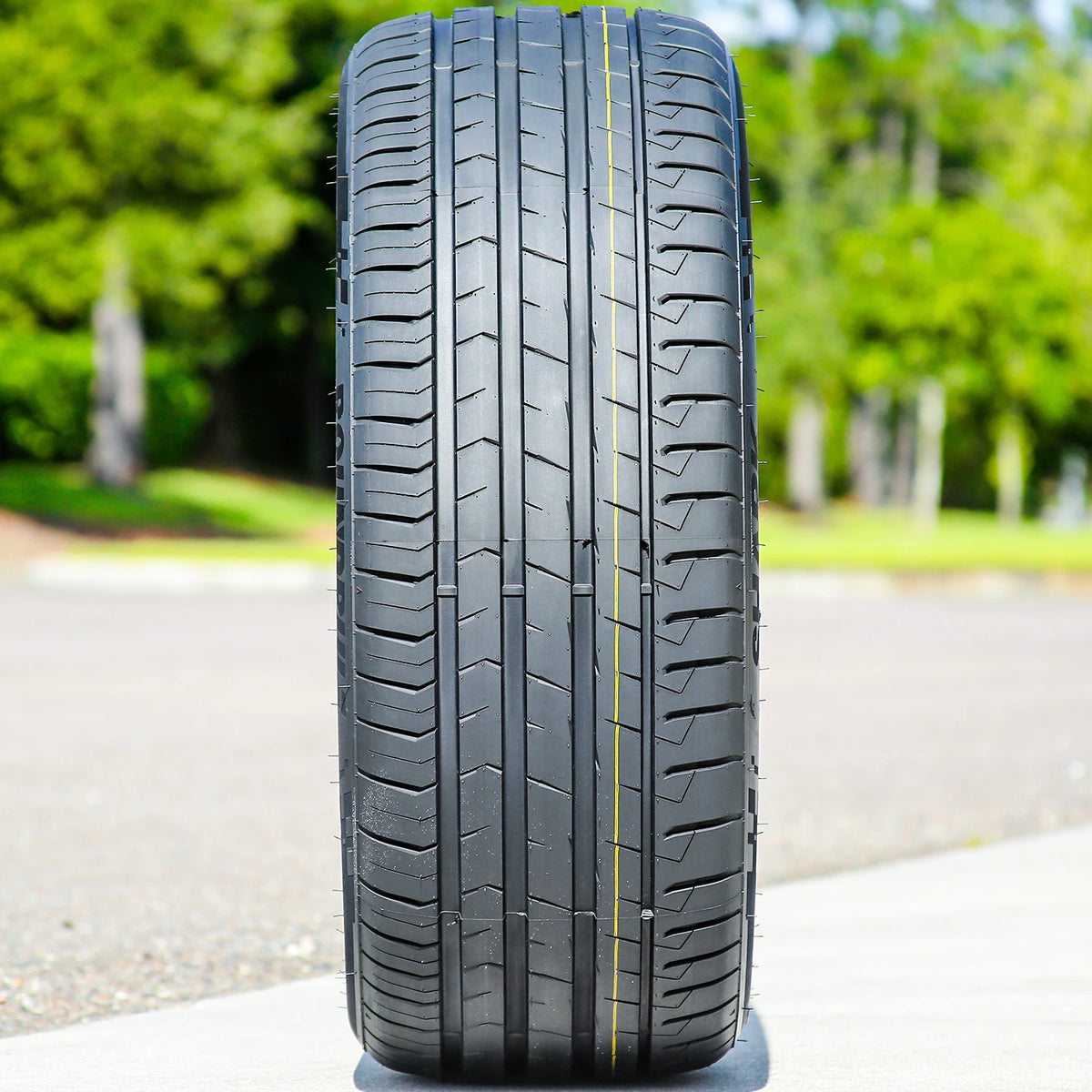 Roundrule Shark 285/40R23 ZR 111W XL All Weather High Performance Tire