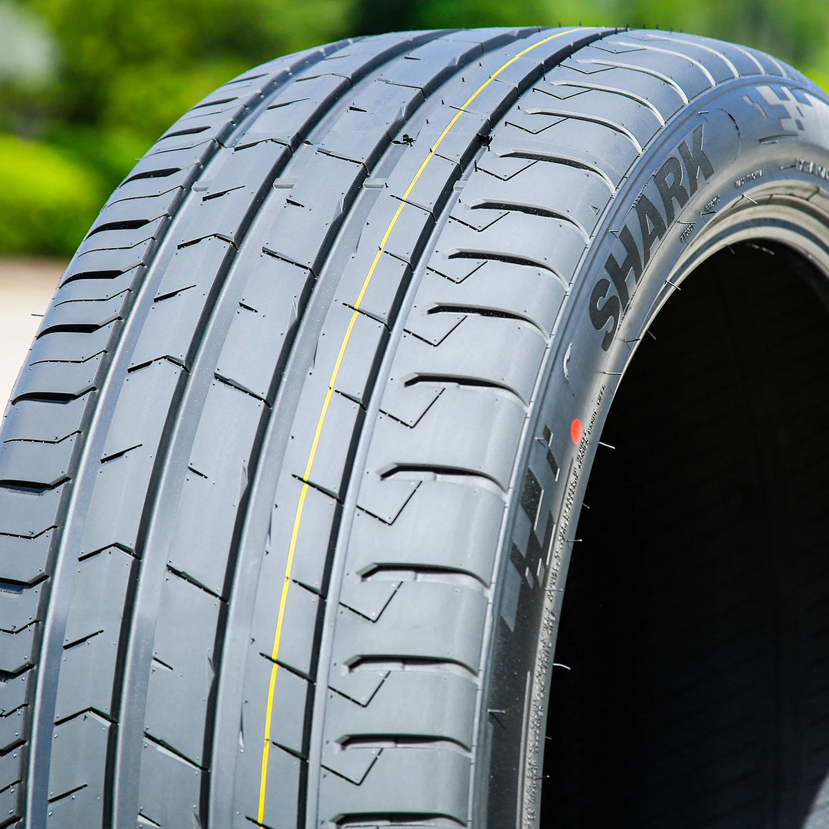 Roundrule Shark 285/40R23 ZR 111W XL All Weather High Performance Tire